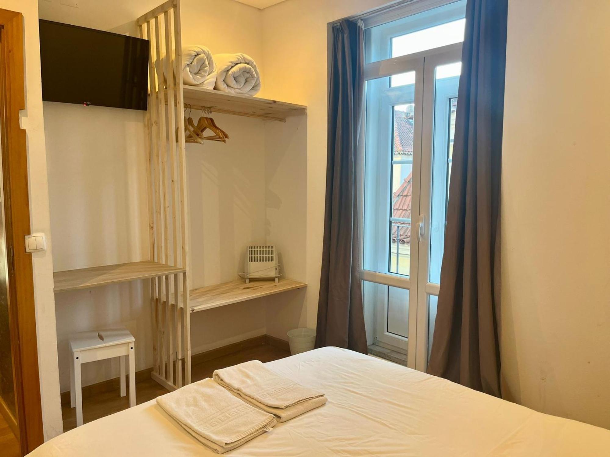 Bairro Alto Hostel Lisbon Luaran gambar