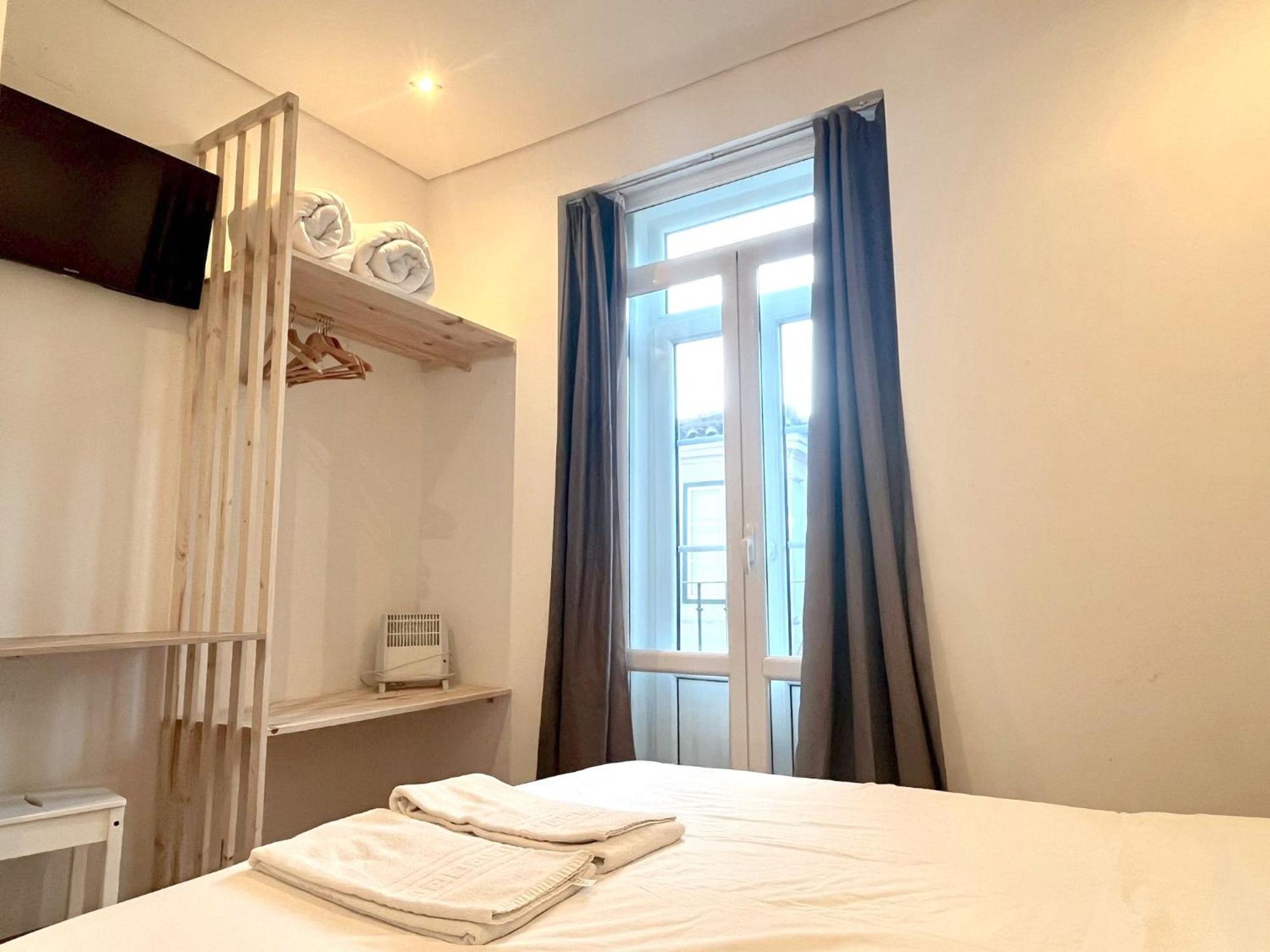 Bairro Alto Hostel Lisbon Luaran gambar