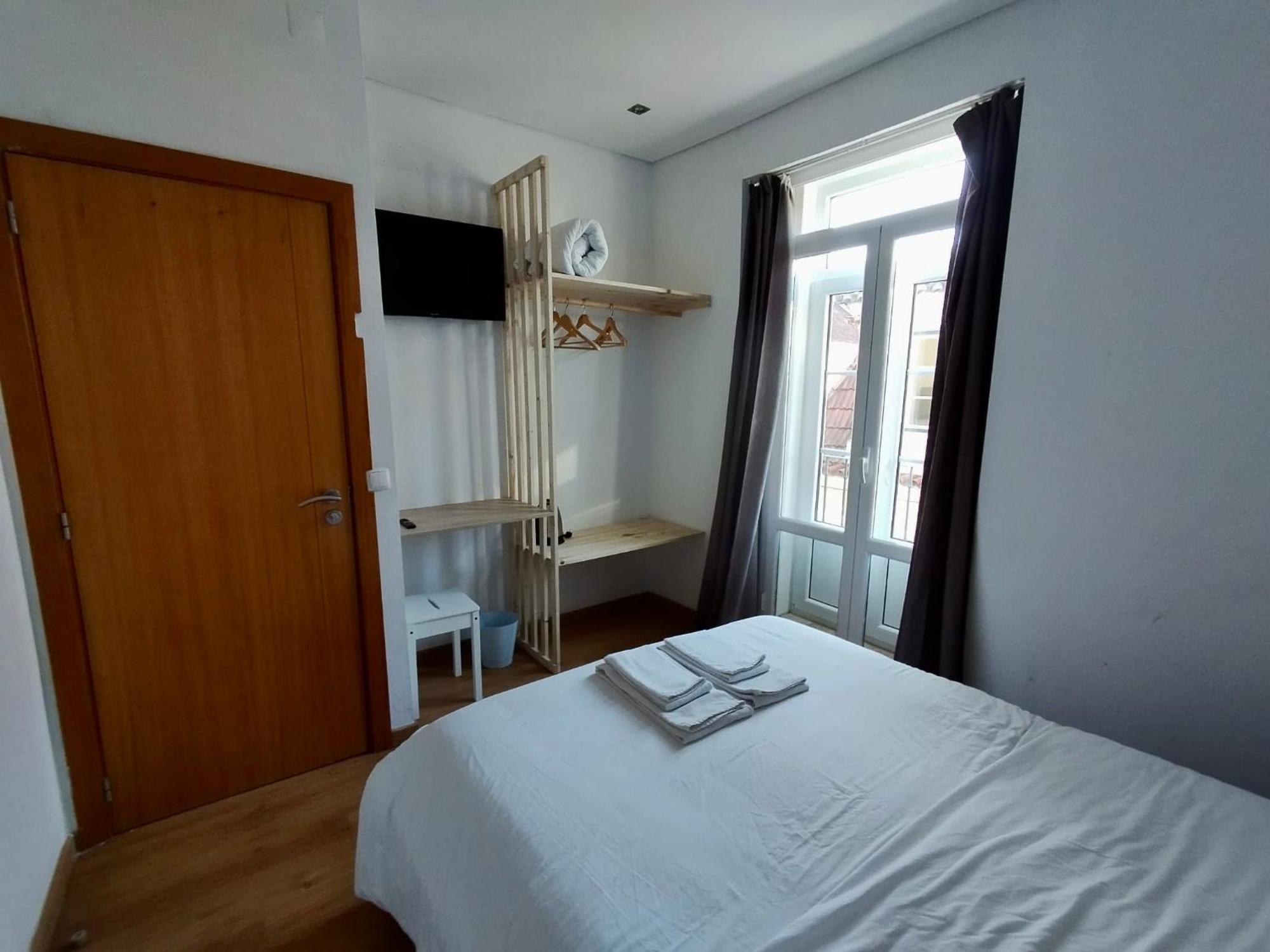 Bairro Alto Hostel Lisbon Luaran gambar