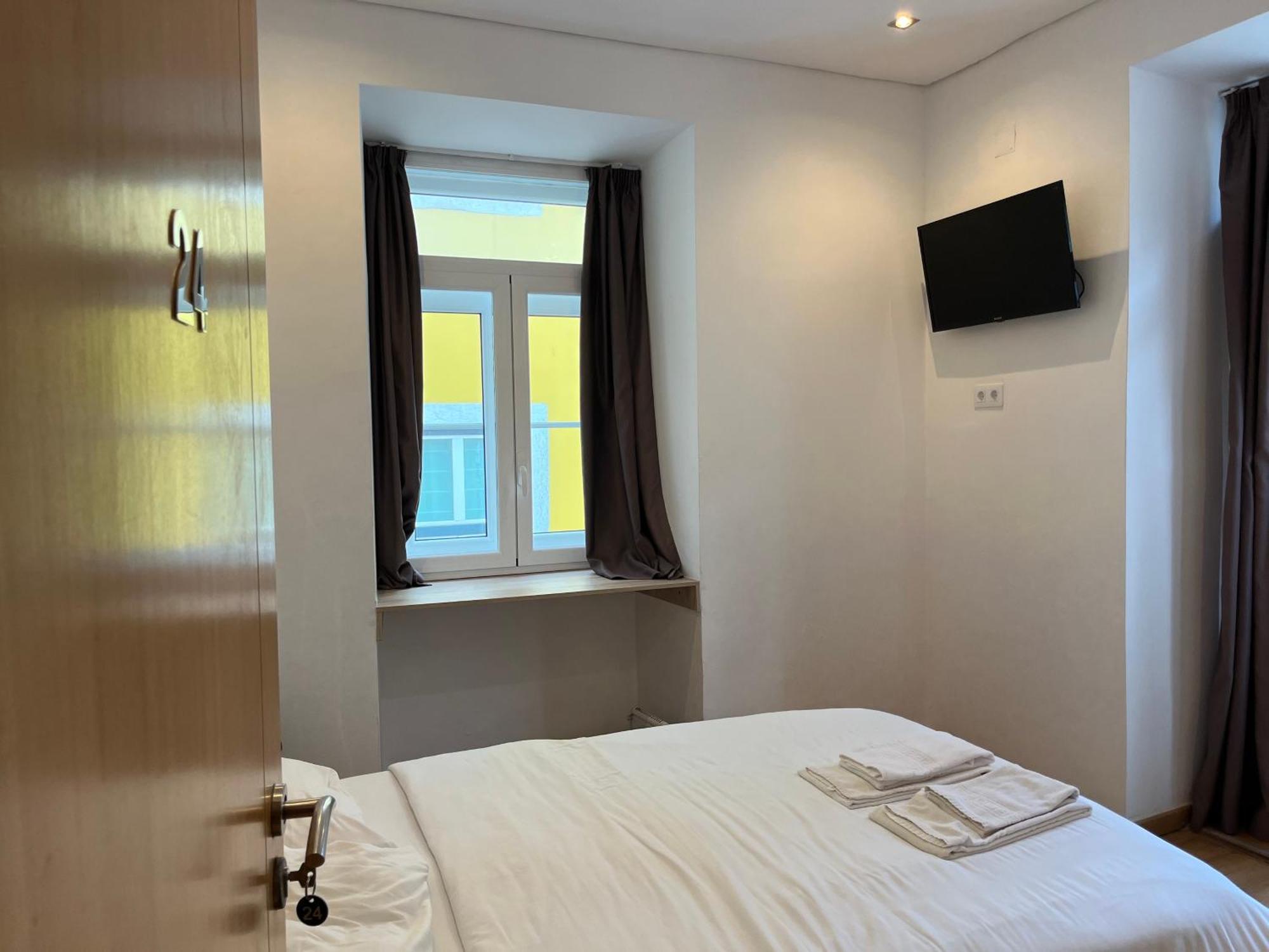 Bairro Alto Hostel Lisbon Luaran gambar