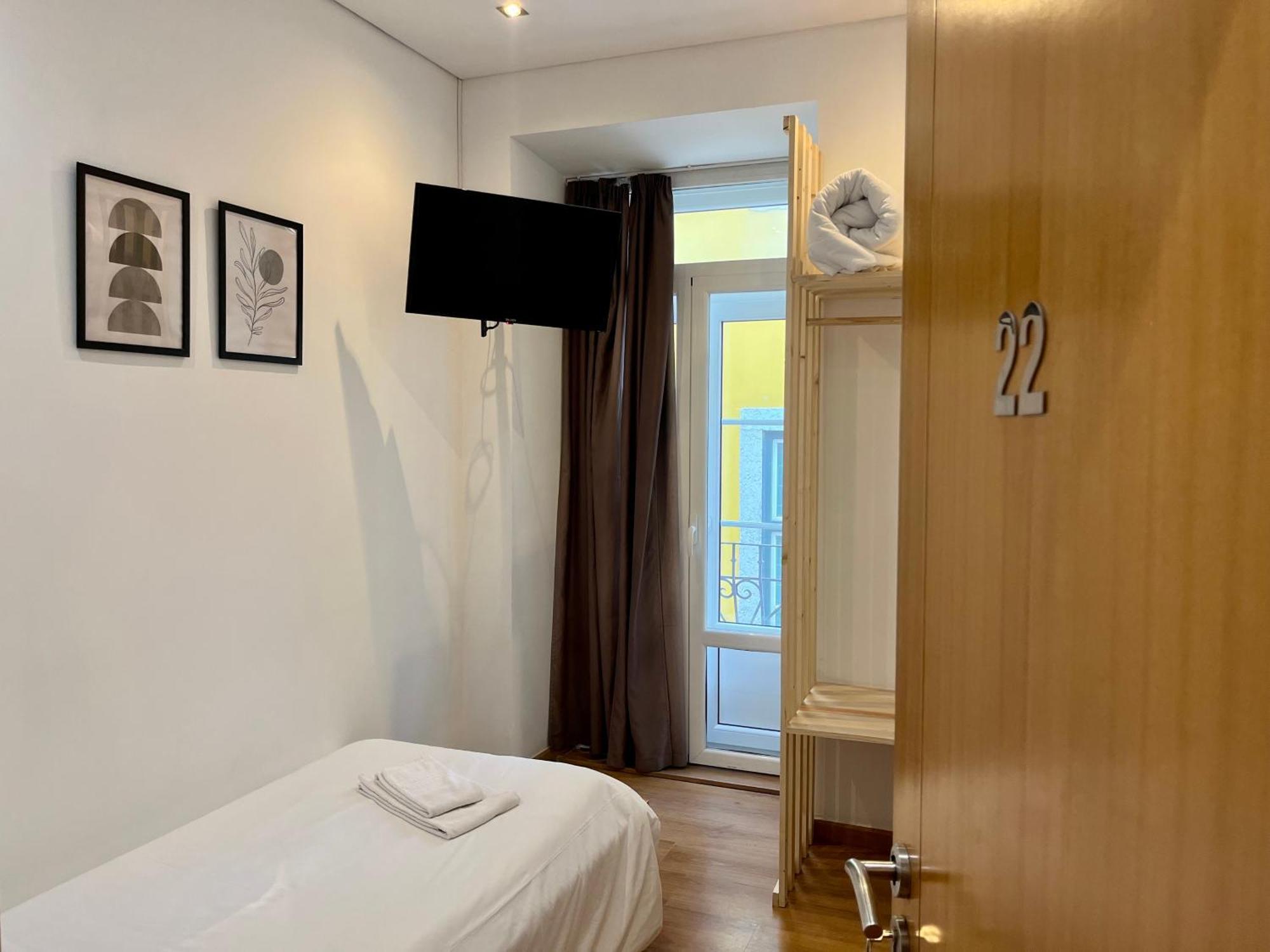 Bairro Alto Hostel Lisbon Luaran gambar